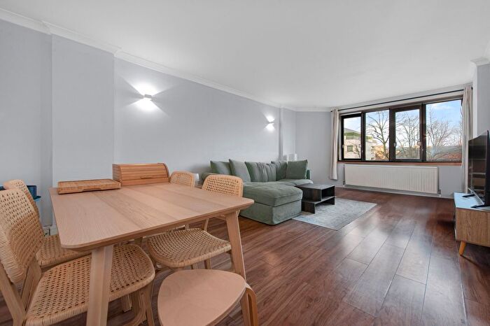 3 Bedroom Flat For Sale In Cavendish House, Wellington Road, NW8