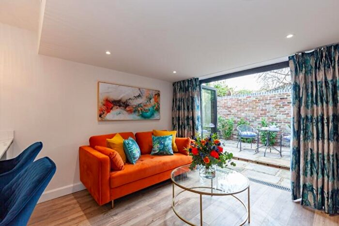 1 Bedroom Apartment To Rent In Bullingdon Road, East Oxford, OX4