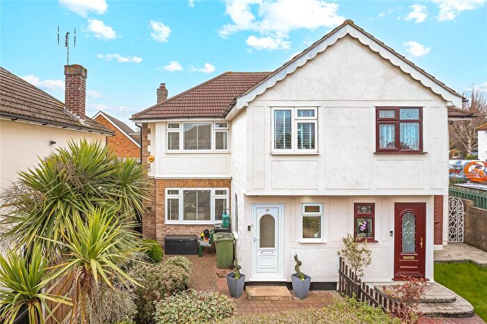3 Bedroom Semi-Detached House For Sale In Longfield Road, Wickford, Essex, SS11