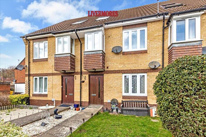 1 Bedroom Maisonette To Rent In Heatherbank Close, Crayford, Kent, DA1