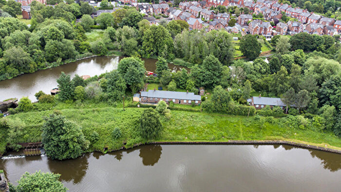 3 Bedroom Semi-Detached Bungalow For Sale In Hunts Lock, Northwich, CW9