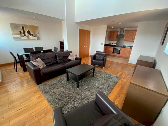 3 Bedroom Flat To Rent In Roman Wall, Bath Lane, Leicester, LE3