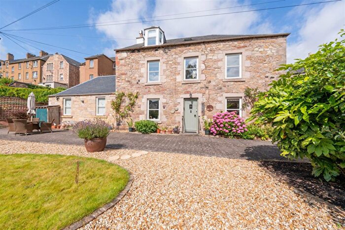 4 Bedroom Detached House For Sale In Abbey Close, Jedburgh, TD8