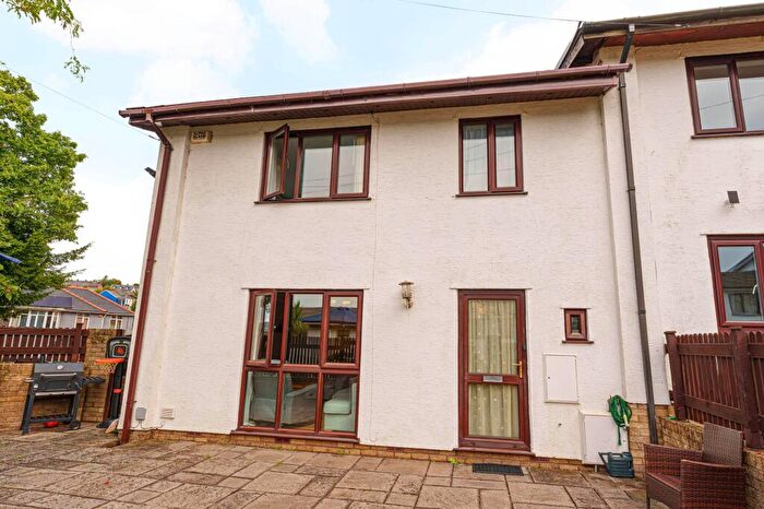 3 Bedroom Semi-Detached House For Sale In Kensington Gardens, Newport, NP19