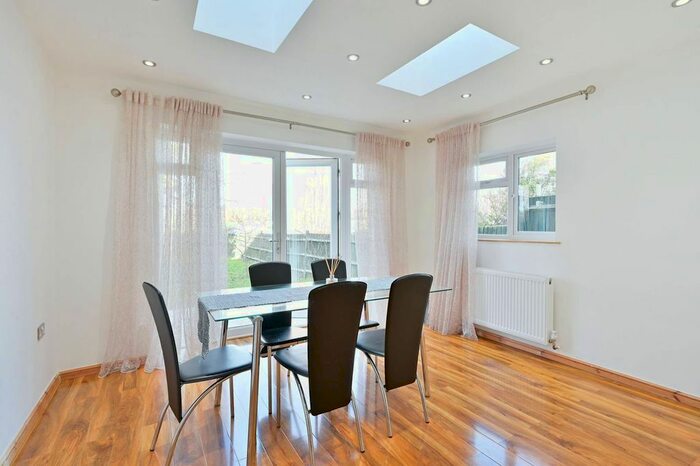 3 Bedroom Terraced House To Rent In Cannon Hill Lane, Wimbledon, London, SW20