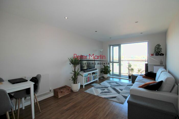 1 Bedroom Flat To Rent In Wilmington Close, Watford, WD18