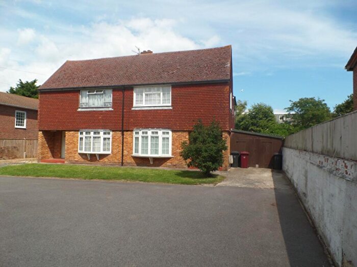 5 Bedroom House To Rent In Lake Road, Chichester, PO19