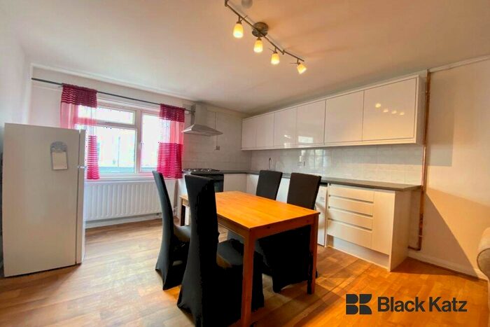 2 Bedroom Flat To Rent In Kennington Lane, Kennington, SE11