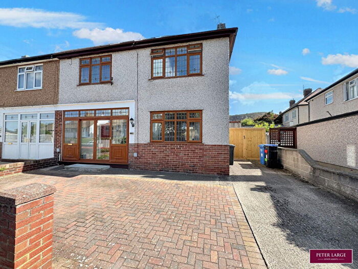 4 Bedroom Semi-Detached House For Sale In Eden Avenue, Prestatyn, Denbighshire, LL19