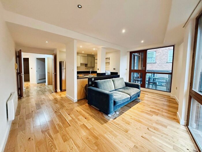 2 Bedroom Flat To Rent In Dock Street, Leeds, West Yorkshire, Uk, LS10