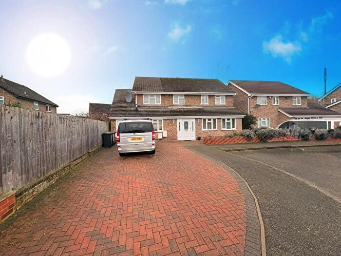 5 Bedroom Detached House For Sale In Baunhill Close, Abington Vale, Northampton, NN3