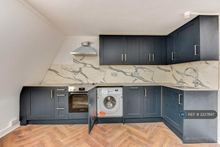 1 Bedroom Penthouse To Rent In Brighton And Hove, Brighton, BN1