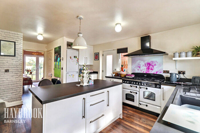4 Bedroom Detached House For Sale In Lynham Avenue, Birdwell, S70
