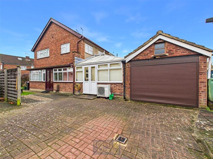 3 Bedroom Semi-Detached House For Sale In Compton Walk, Basildon, Essex, SS15