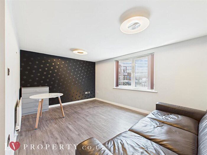 2 Bedroom Apartment To Rent In Chamberlain Court, Birmingham, West Midlands, B18