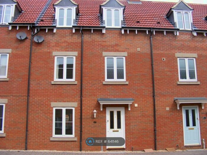 3 Bedroom Terraced House To Rent In Grayling Close, Calne, SN11