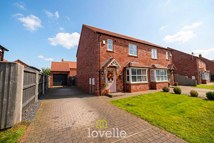 3 Bedroom Semi-detached House For Sale In Runway Lane, Holton-Le-Clay, DN36