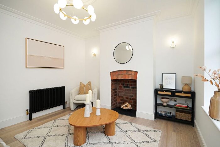 3 Bedroom Terraced House For Sale In Tyzack Road, Sheffield, S8