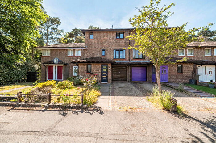 4 Bedroom Terraced House For Sale In Purbrook Court, Bracknell, Berkshire, RG12