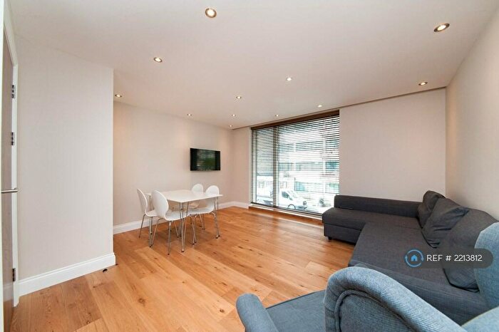 3 Bedroom Flat To Rent In Ferdinand Street, London, NW1