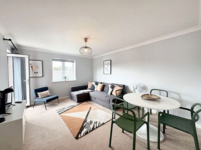 2 Bedroom Flat To Rent In Poppleton Close, Coventry, CV1