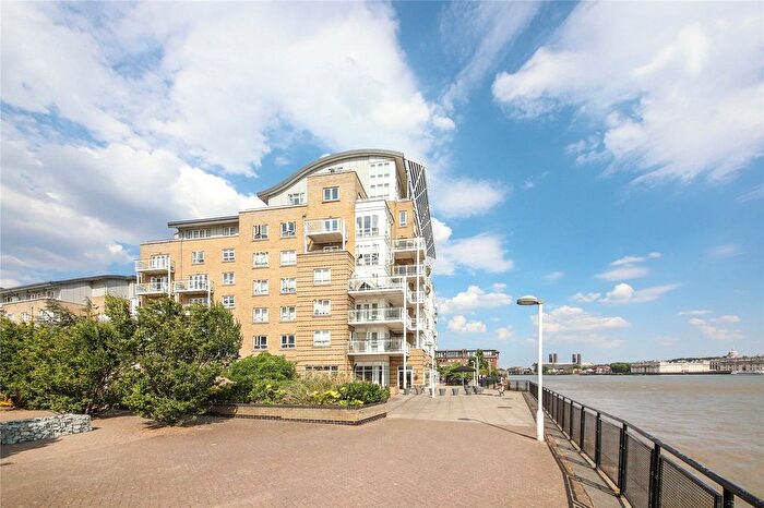 2 Bedroom Flat To Rent In St. Davids Square, Isle Of Dogs, London, E14