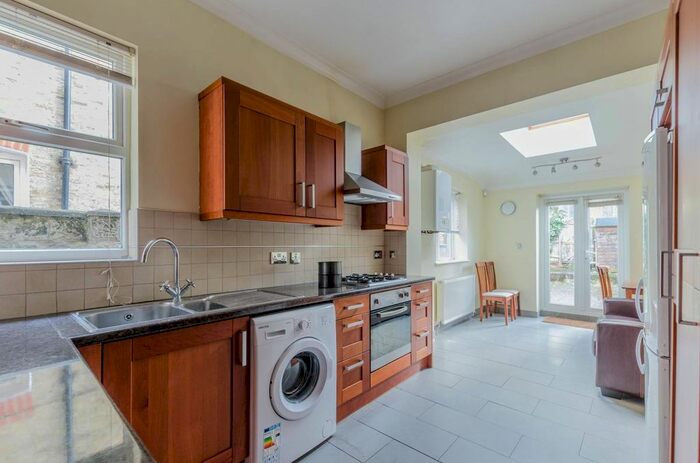 3 Bedroom Terraced House To Rent In Vant Road, Tooting, London, SW17