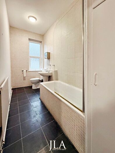 1 Bedroom Flat To Rent In Flat, London Road, Leicester, LE2