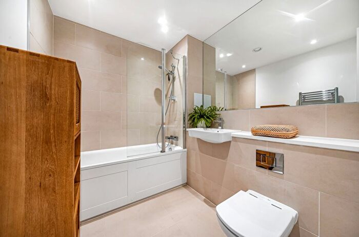 1 Bedroom Flat For Sale In Freedom House, Brownlow Road, London, W13