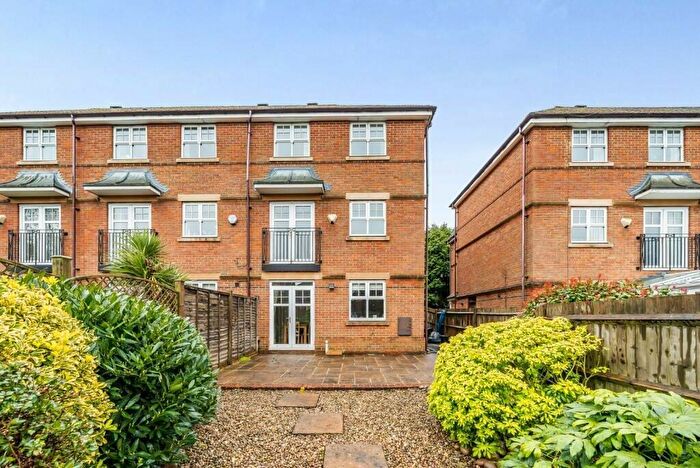 4 Bedroom Town House To Rent In Highlands, Farnham Common, Slough, SL2