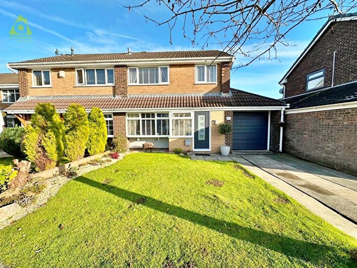 3 Bedroom Semi-Detached House For Sale In Megfield, Westhoughton, BL5