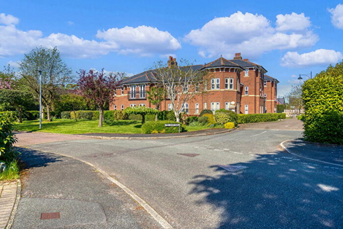 2 Bedroom Apartment For Sale In The Courtyard, The Beeches, Upton, Chester, Cheshire, CH2