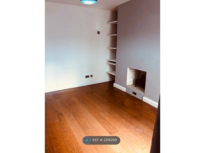1 Bedroom Flat To Rent In Upper Rock Gardens, Brighton, BN2