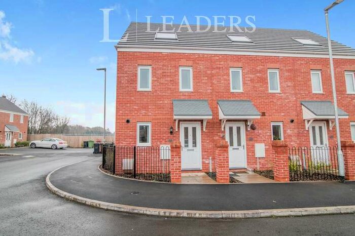 3 Bedroom Semi-Detached House To Rent In - Tangmere Road WV2