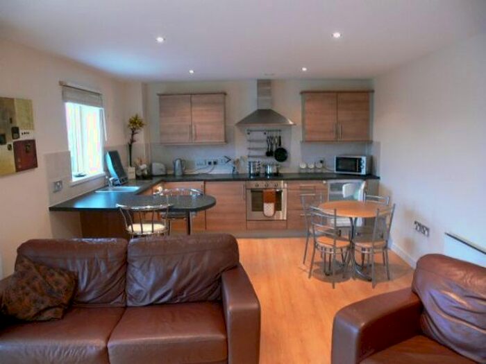 2 Bedroom Flat To Rent In Waterside Way, Wakefield, WF1