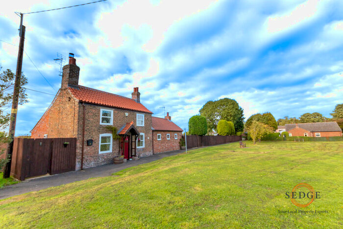 3 Bedroom Cottage For Sale In Goldfinch Cottage, Broadgate, PE12