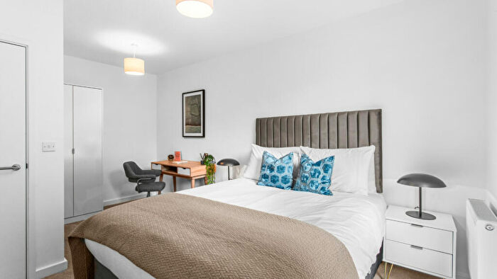 1 Bedroom Apartment For Sale In Kenavon Drive, Reading, RG1