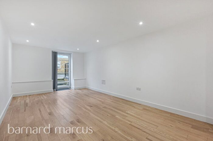 1 Bedroom Flat To Rent In Windmill Lane, Hanwell, UB2