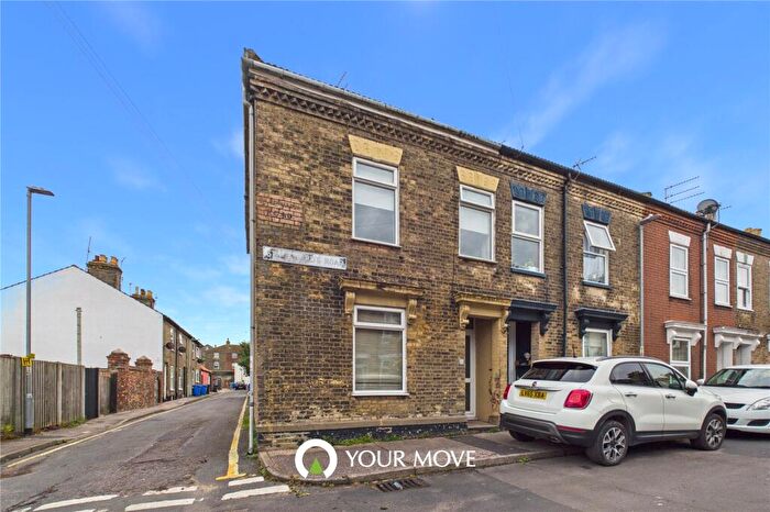 2 Bedroom End Of Terrace House For Sale In St. Leonards Road, Lowestoft, Suffolk, NR33