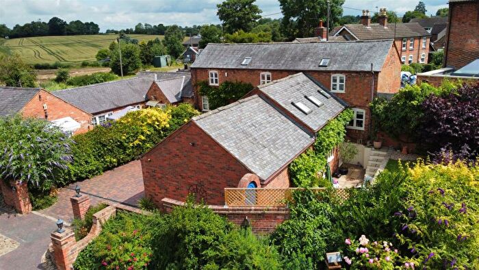 4 Bedroom Barn Conversion For Sale In Willow Cottage, Newton Harcourt, Leicestershire, LE8