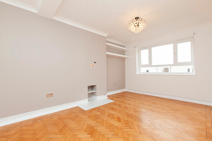 2 Bedroom Flat To Rent In Lordship Terrace, London, N16