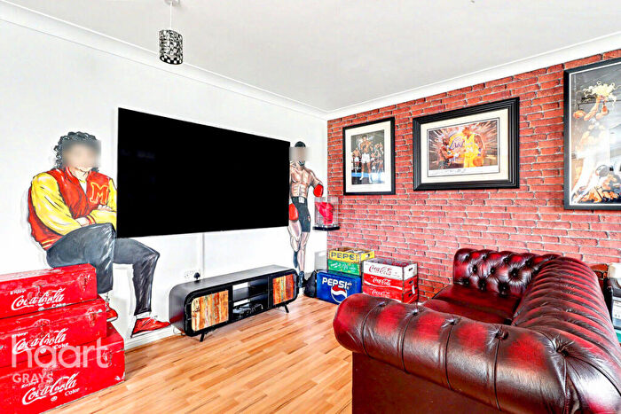 2 Bedroom Flat To Rent In Ambleside, Purfleet, RM19