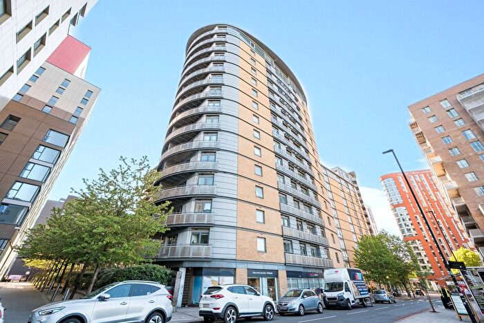 1 Bedroom Flat For Sale In Victoria Road, Acton, London, W3