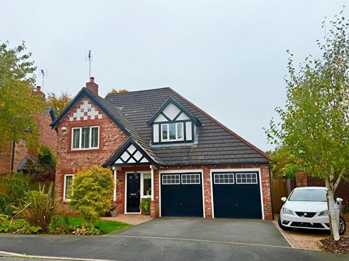 4 Bedroom Detached House For Sale In College Court, Macclesfield, SK11
