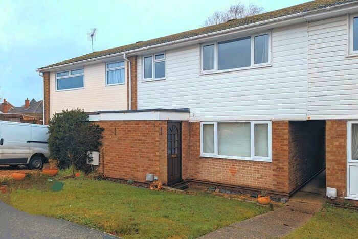 3 Bedroom Terraced House To Rent In Lightwater, Surrey, GU18