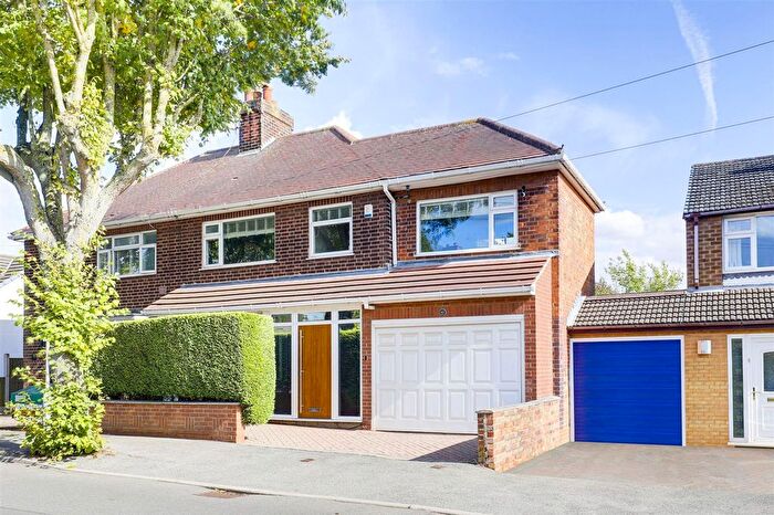 3 Bedroom Semi-Detached House For Sale In Elmhurst Avenue, Nottingham, NG3