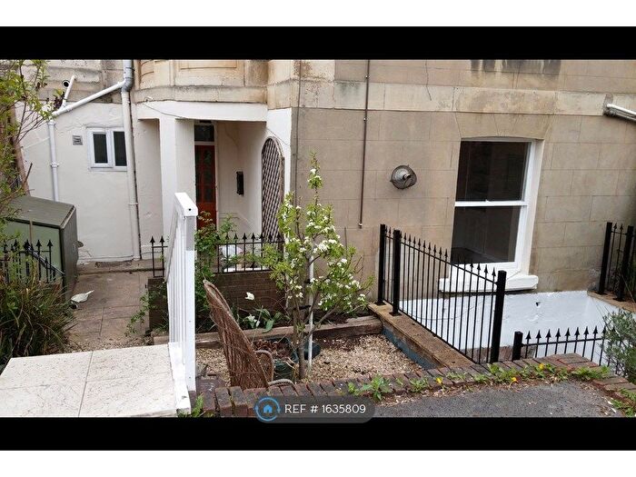 2 Bedroom Maisonette To Rent In Victoria Walk, Bristol, BS6