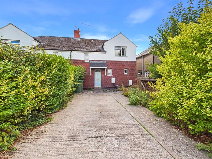 3 Bedroom Semi-Detached House For Sale In The Circle, Stroud, Gloucestershire, GL5