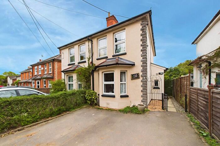 3 Bedroom Semi-Detached House For Sale In Ash Green Road, Ash Green, Aldershot, Surrey, GU12