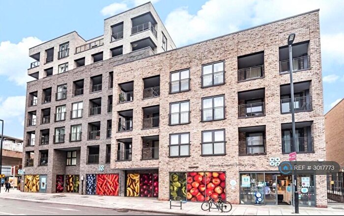 2 Bedroom Flat To Rent In Deptford Bridge, London, SE8